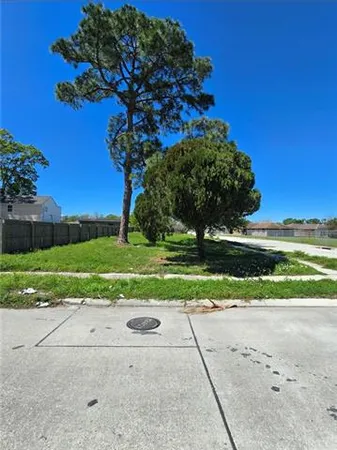 $10,000 | 4436 Majestic Oaks Drive, New Orleans, LA 70126
