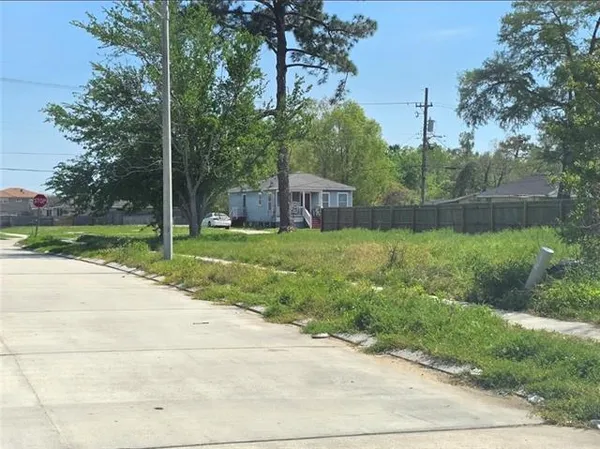 $10,000 | 4436 Majestic Oaks Drive, New Orleans, LA 70126