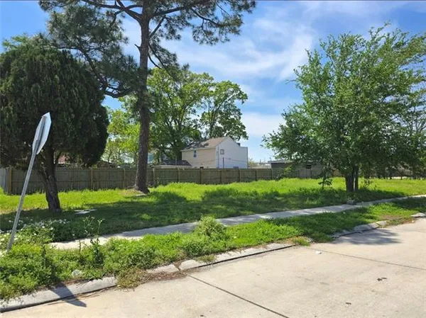 $10,000 | 4436 Majestic Oaks Drive, New Orleans, LA 70126