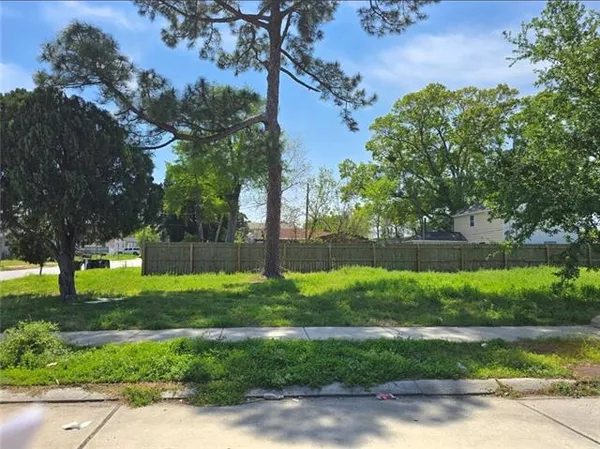 $10,000 | 4436 Majestic Oaks Drive, New Orleans, LA 70126
