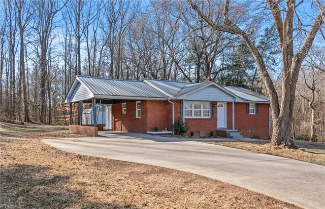 $224,900 | 453 Albert Drive, Lexington, NC 27292