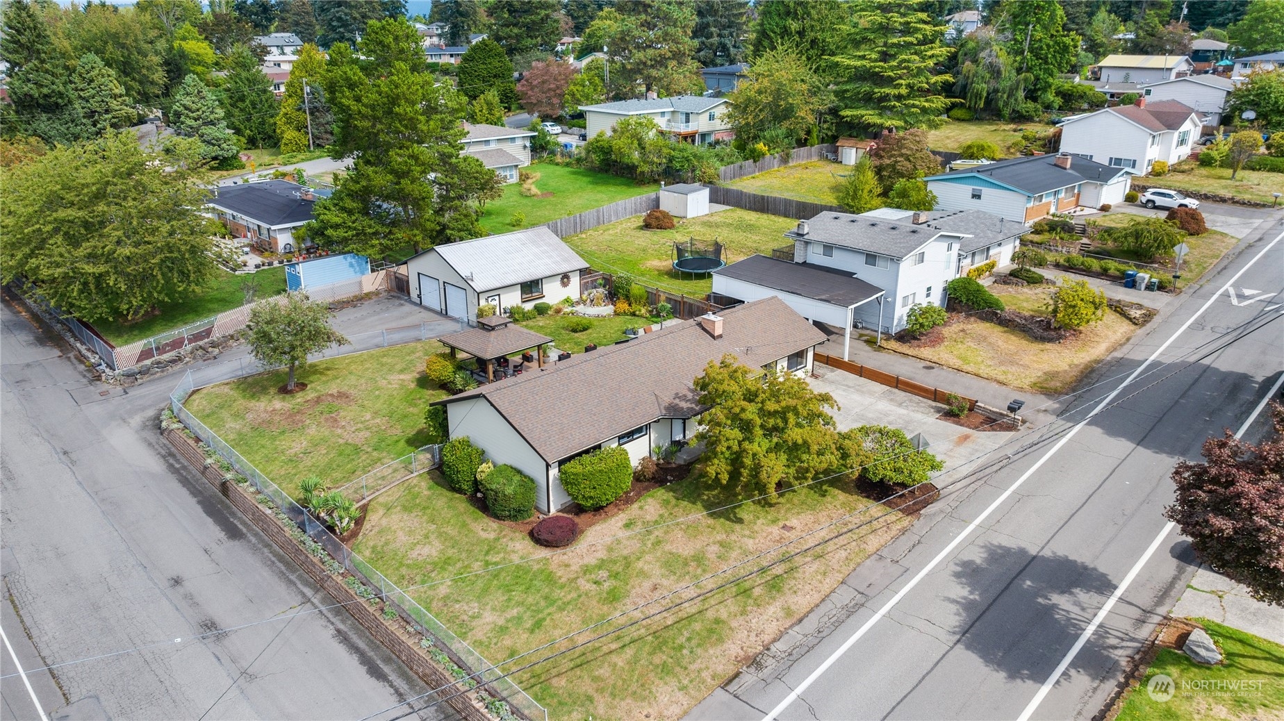 11208 Southeast 182nd Street Renton, WA 98055 - Photo 4 of 38
