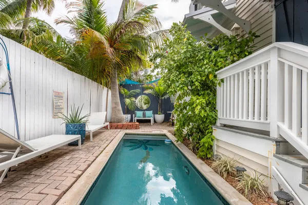 $647,500 | 815 Pearl Street, Unit 2, Key West, FL 33040