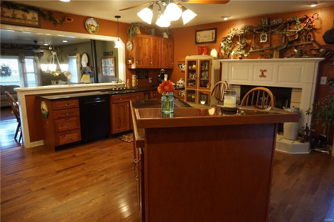 1508 Seiler Road Alton, IL 62002 - Photo 9 of 60