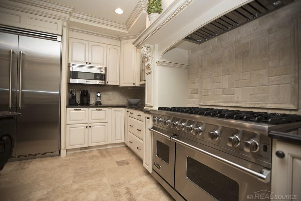 87 Kenwood Road Grosse Pointe, MI 48236 - Photo 6 of 30 31252841-5.JPG