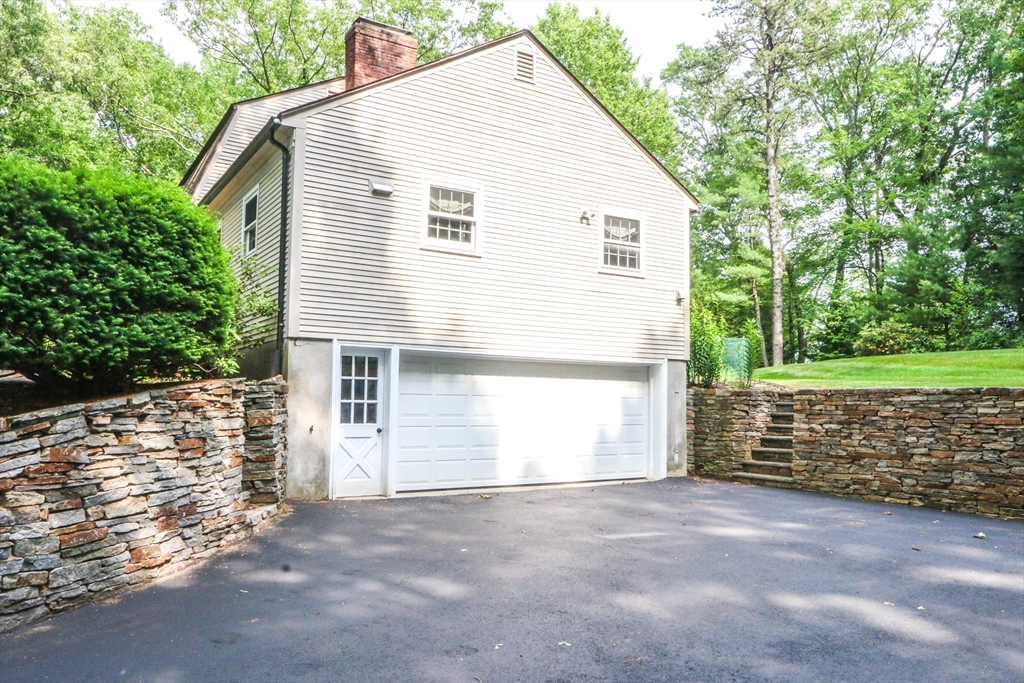 97 Salem Road Longmeadow, MA 01106 - Photo 4 of 42 Gallery Image 4
