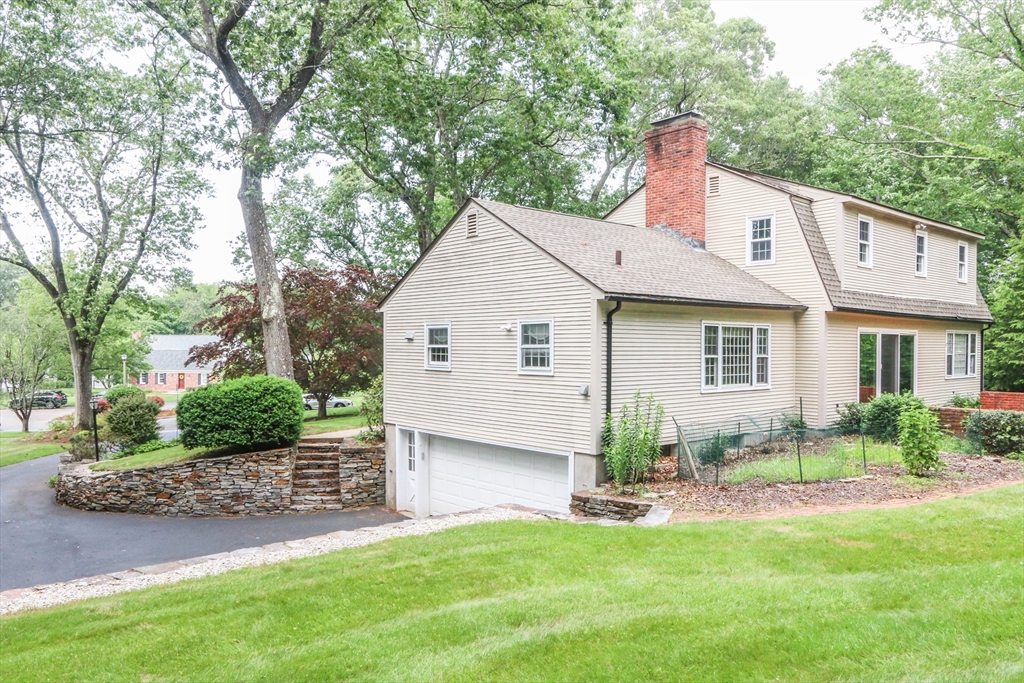 97 Salem Road Longmeadow, MA 01106 - Photo 6 of 42 Gallery Image 6