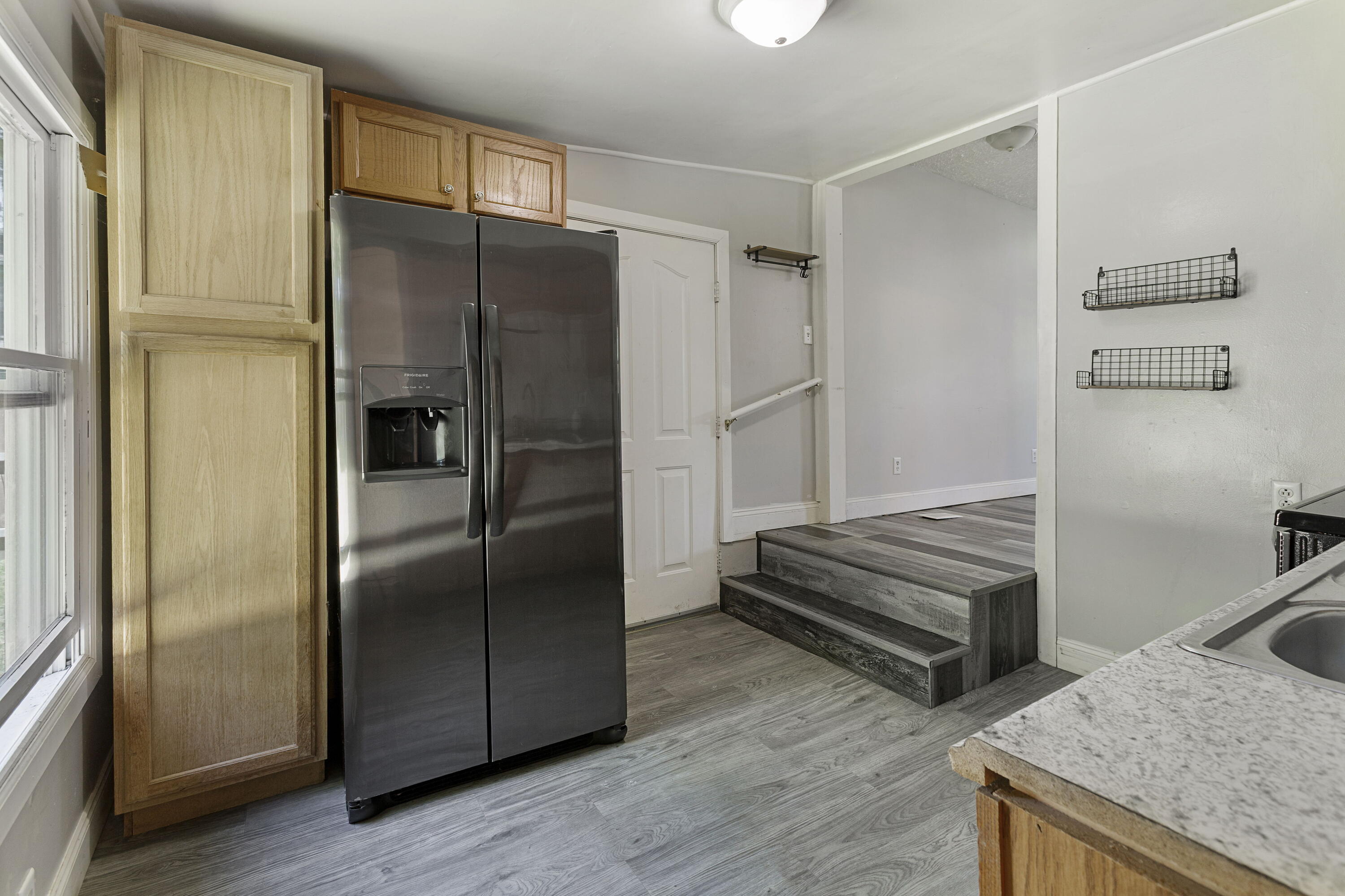 313 Elizabeth Street Buchanan, MI 49107 - Photo 4 of 20 Kitchen
