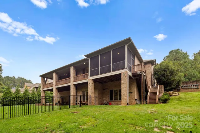 a view of building with yard