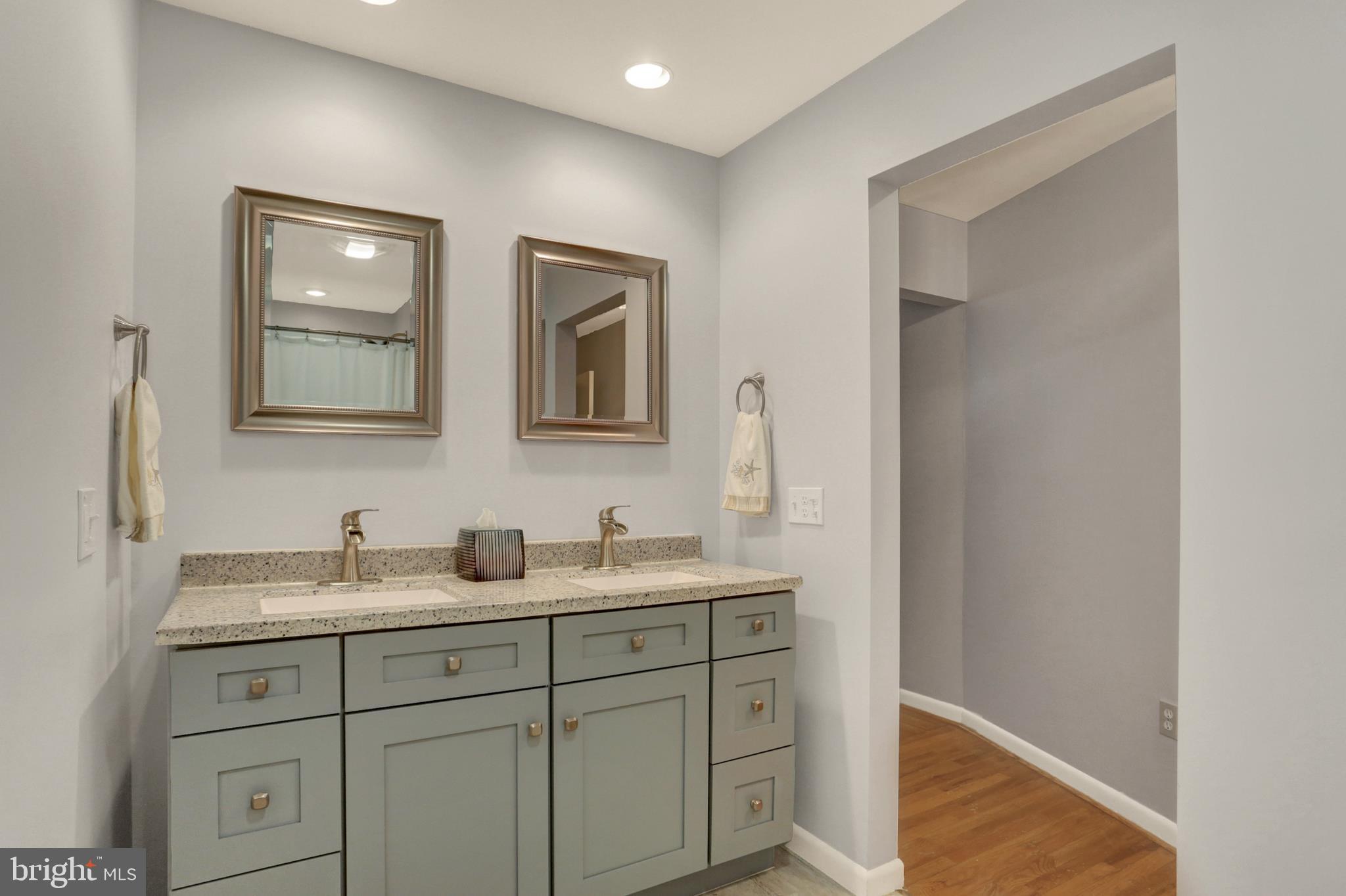 520 Blanchester Road Harrisburg, PA 17112 - Photo 14 of 28 Master Bath