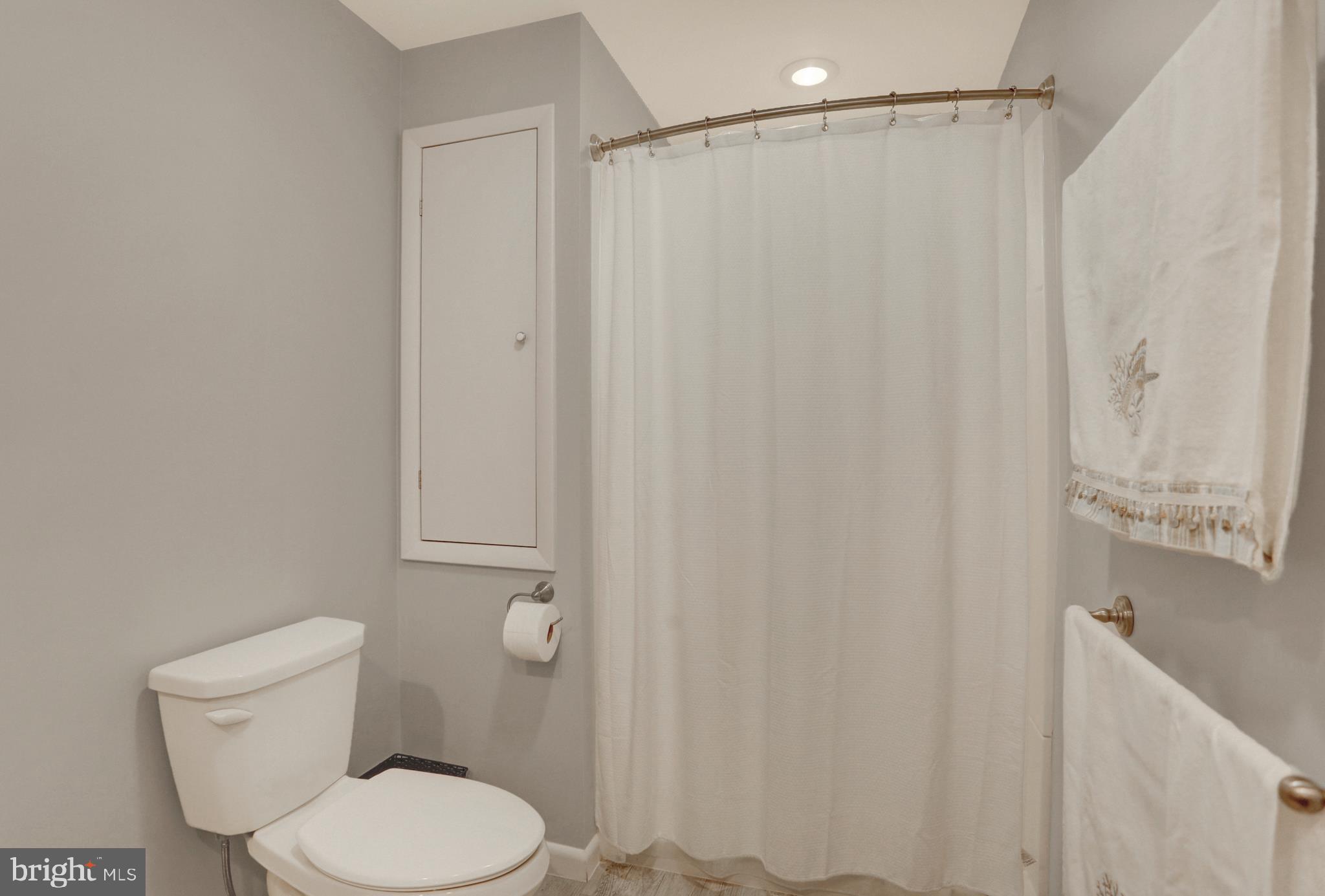 520 Blanchester Road Harrisburg, PA 17112 - Photo 15 of 28 Master Bath