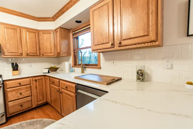 $379,900 | 507 Sangamon Lane, Dixon, IL 61021