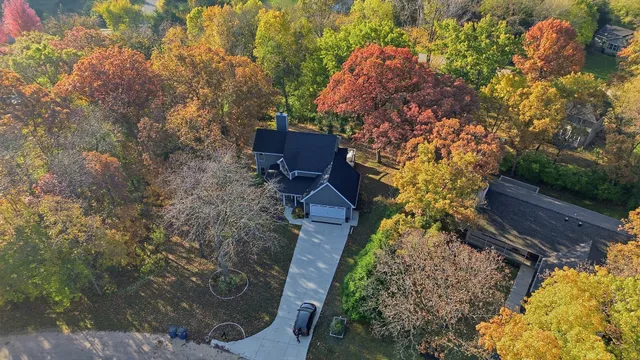 a picture of a wall with a white wall and a painting