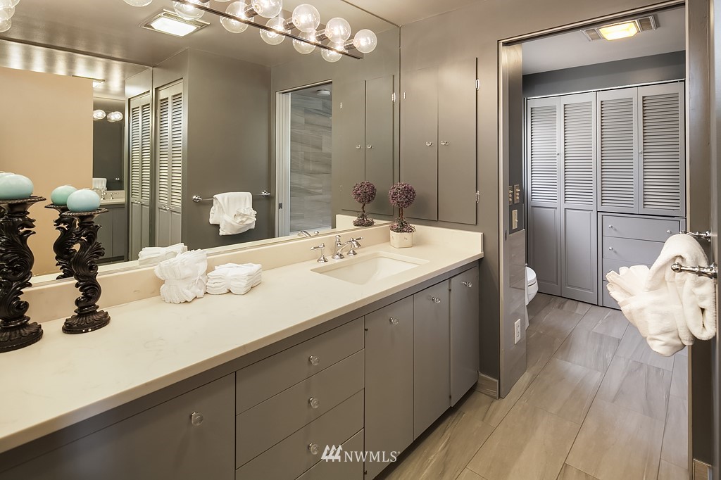 9616 Hilltop Road Bellevue, WA 98004 - Photo 12 of 25