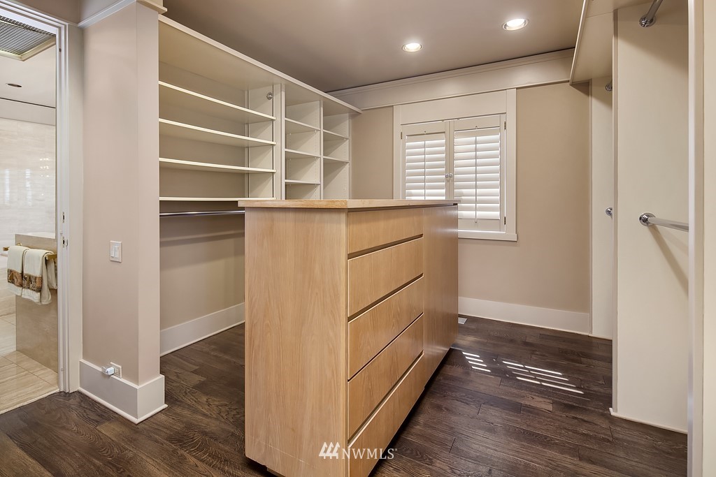 9616 Hilltop Road Bellevue, WA 98004 - Photo 18 of 25