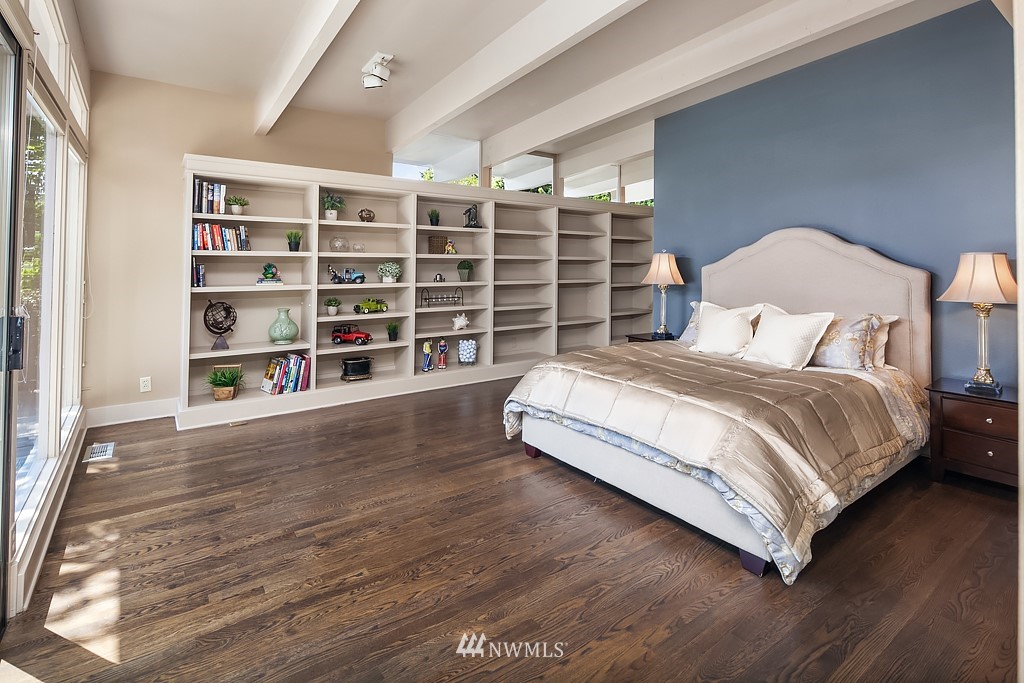 9616 Hilltop Road Bellevue, WA 98004 - Photo 10 of 25