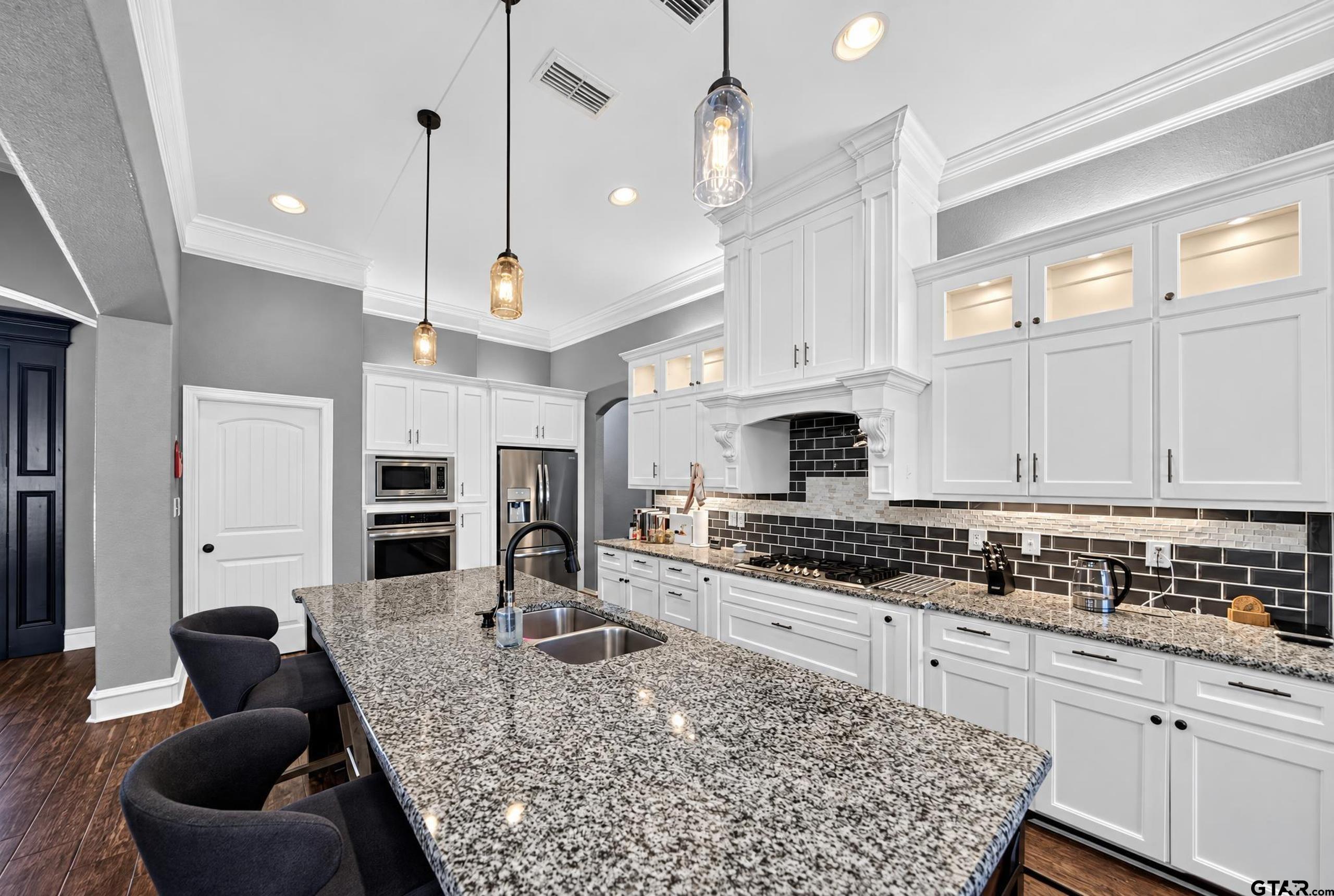 4008 Chapel Ridge Tyler, TX 75707 - Photo 11 of 34 Beautiful Lighting