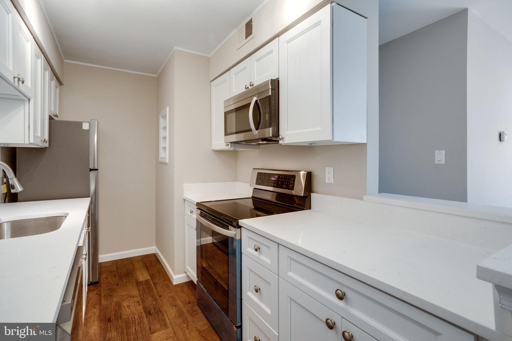 5906 Bayshire Road, Unit 170 Springfield, VA 22152 - Photo 5 of 30 Gallery Image 5