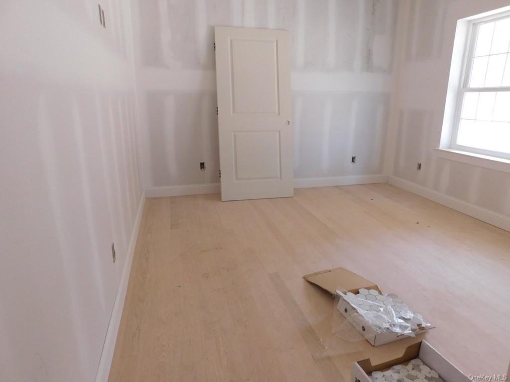 88 Quaker Street Wallkill, NY 12589 - Photo 21 of 24 a view of room and window