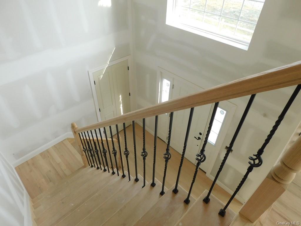 88 Quaker Street Wallkill, NY 12589 - Photo 5 of 24 a view of entryway