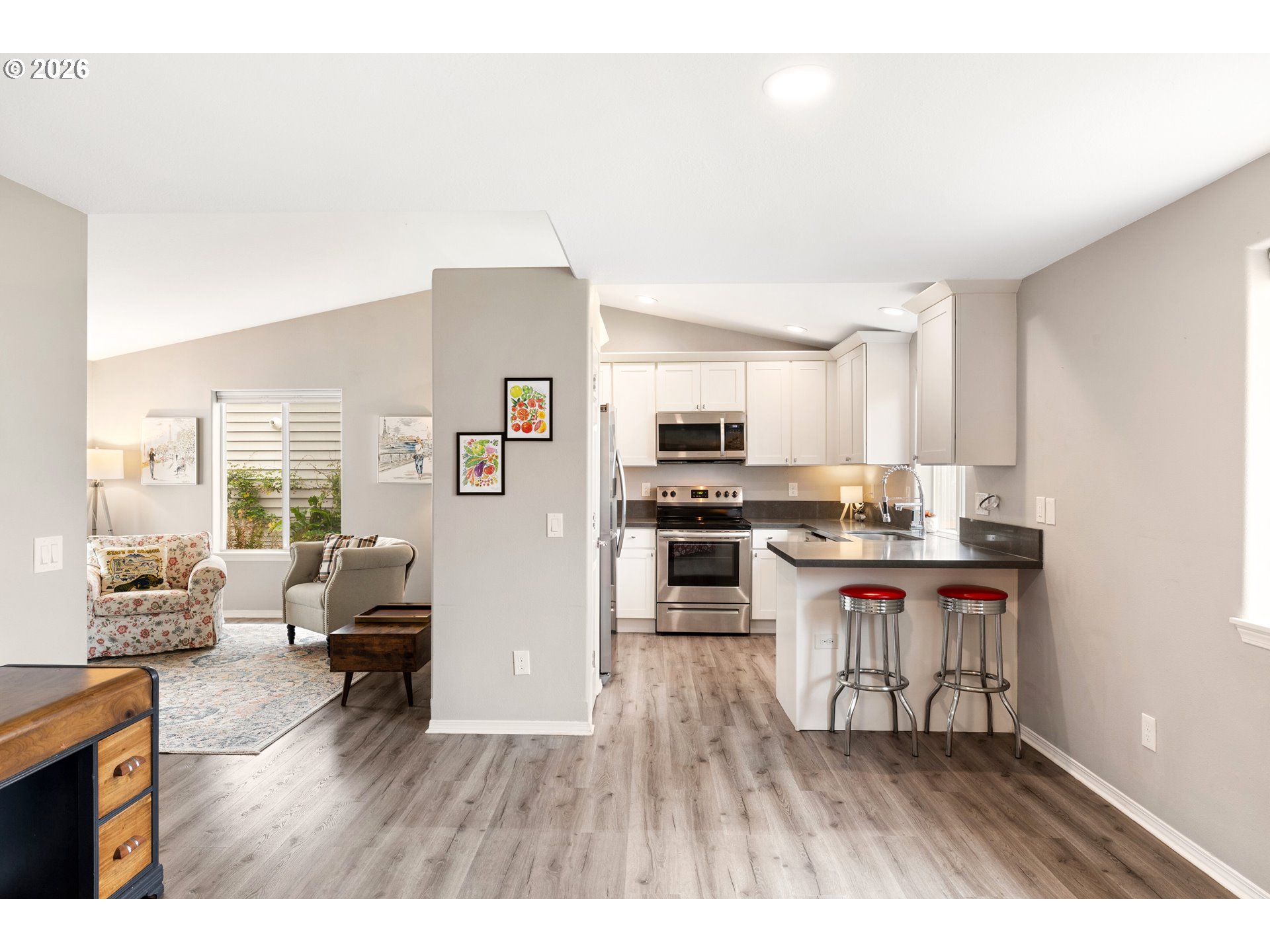 10037 North Polk Avenue Portland, OR 97203 - Photo 13 of 48