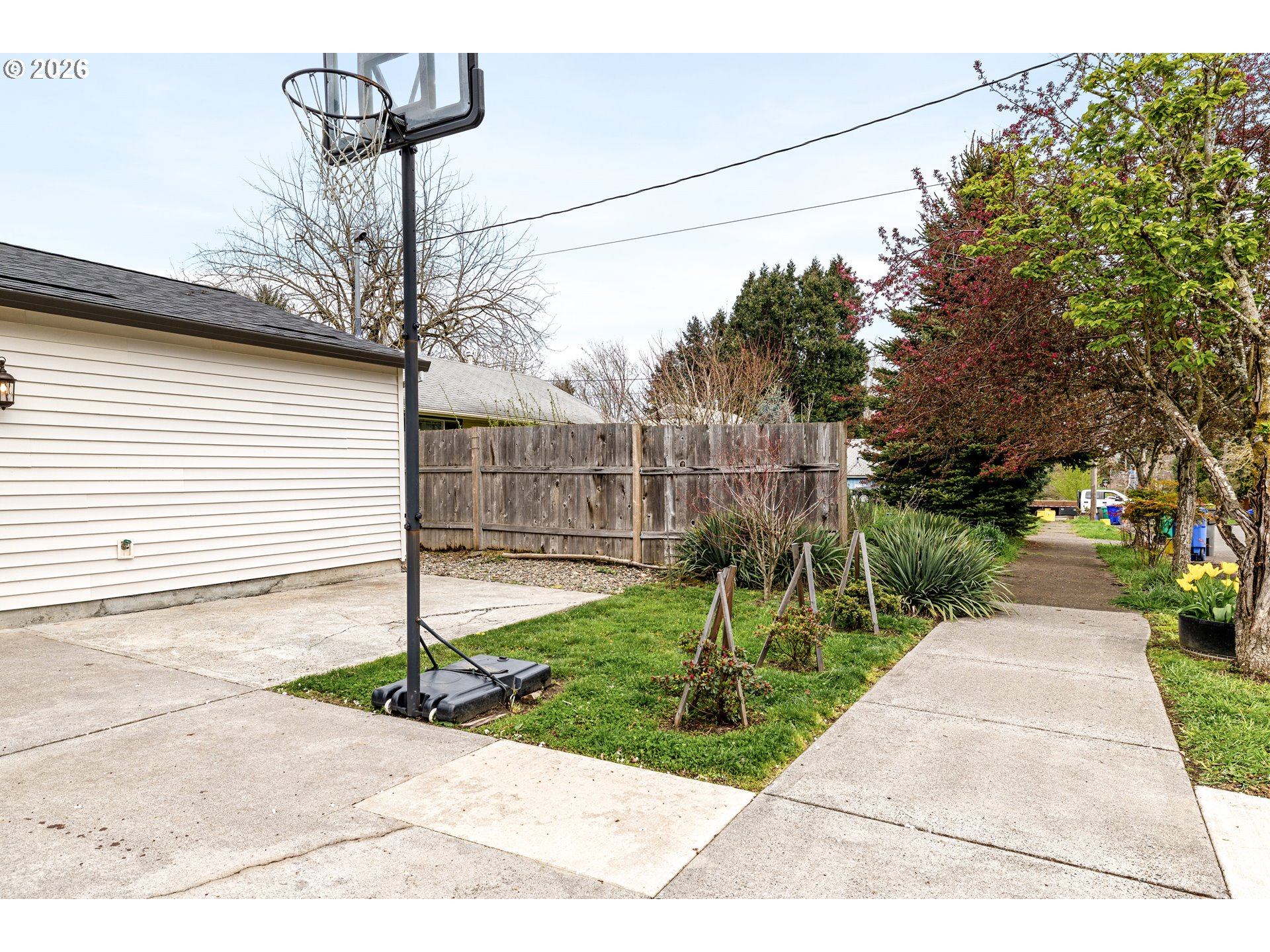 10037 North Polk Avenue Portland, OR 97203 - Photo 42 of 48