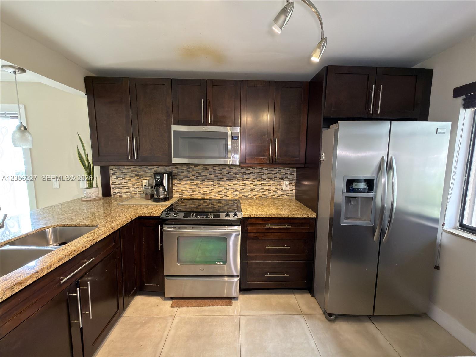 320 Racquet Club Road, Unit 104 Weston, FL 33326 - Photo 8 of 15 Gallery Image 8
