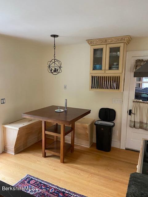 151 Eleanor Road Pittsfield, MA 01201 - Photo 5 of 20 Kitchen dinette