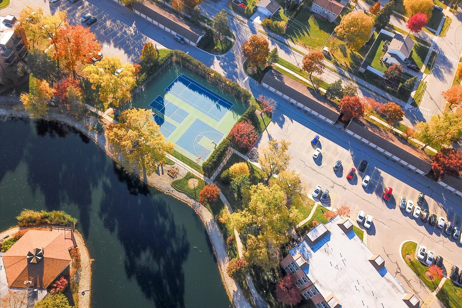 1126 South New Wilke Road, Unit 307 Arlington Heights, IL 60005 - Photo 36 of 37 a bird view of a house