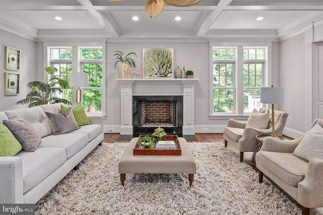 $2,450,000 | 5946 Oakdale Road, McLean, VA 22101