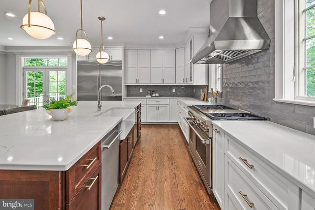 $2,450,000 | 5946 Oakdale Road, McLean, VA 22101