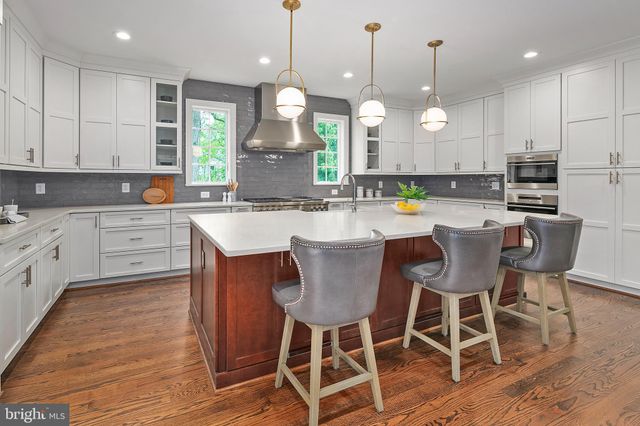 $2,450,000 | 5946 Oakdale Road, McLean, VA 22101