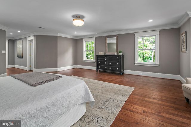 $2,450,000 | 5946 Oakdale Road, McLean, VA 22101