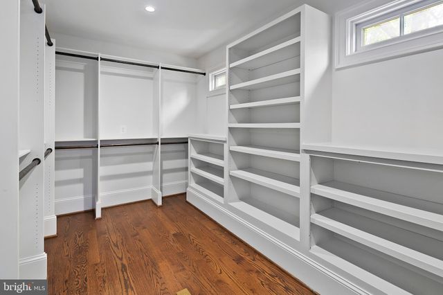 $2,450,000 | 5946 Oakdale Road, McLean, VA 22101