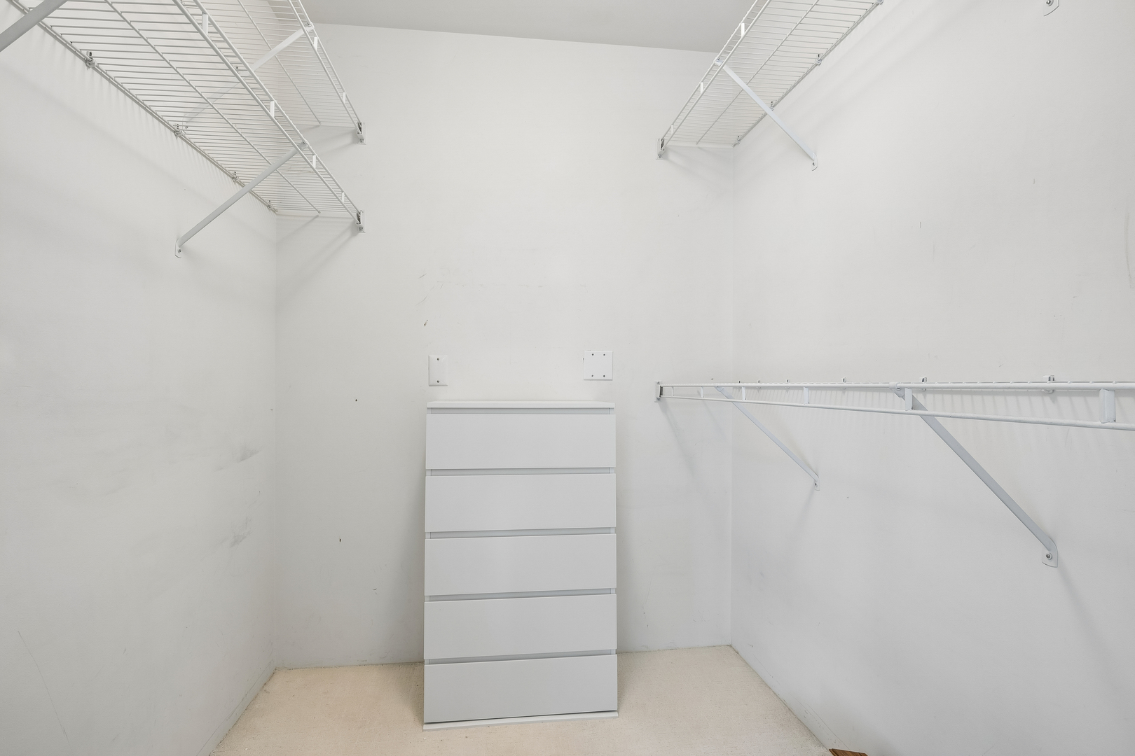 381 Kelburn Road, Unit 214 Deerfield, IL 60015 - Photo 13 of 25 Gallery Image 13