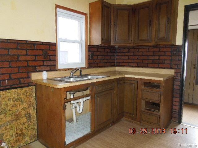 79 Leroy Street River Rouge, MI 48218 - Photo 3 of 9 149.jpg