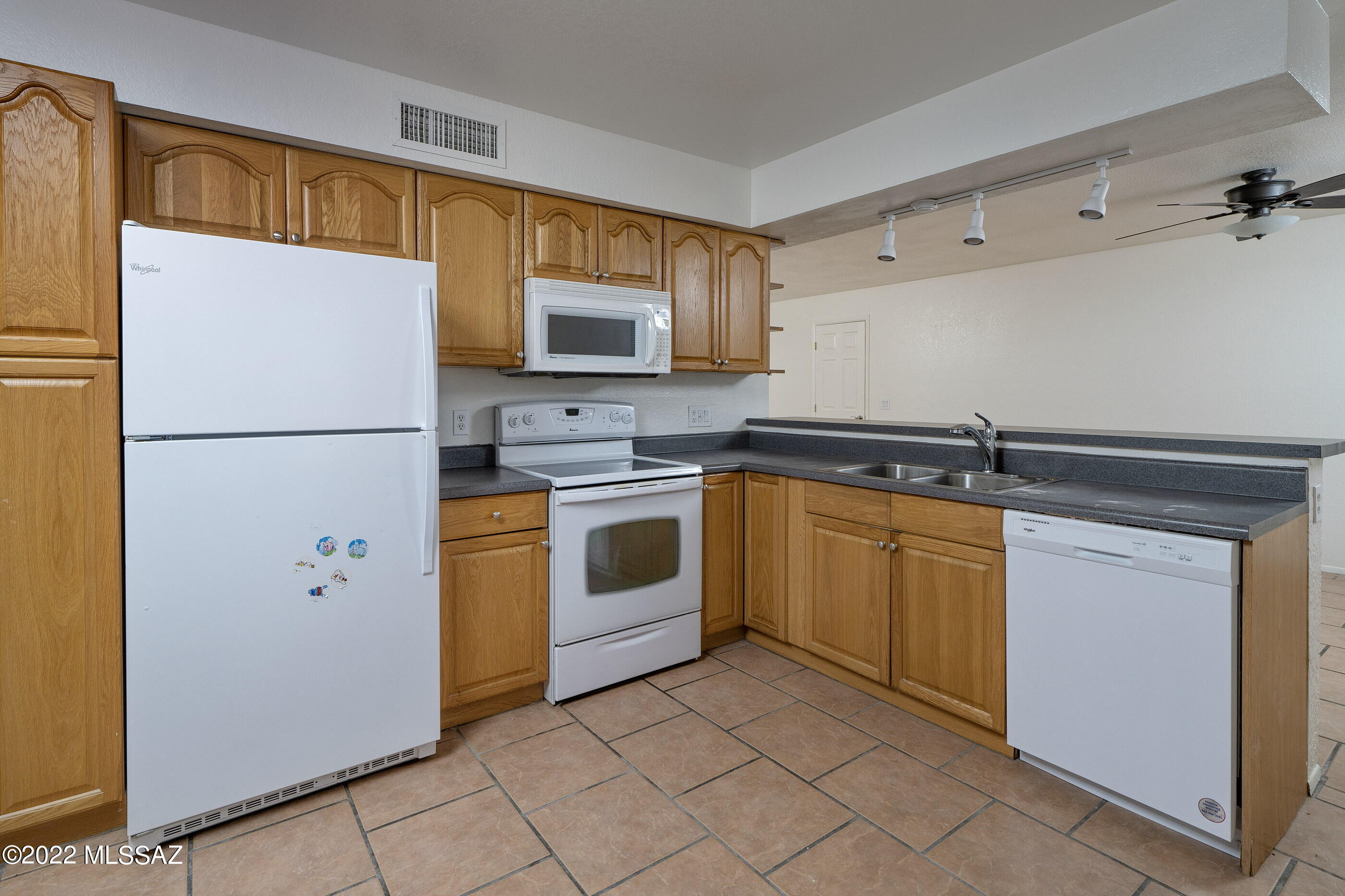3131 West Massingale Road Tucson, AZ 85741 - Photo 6 of 24