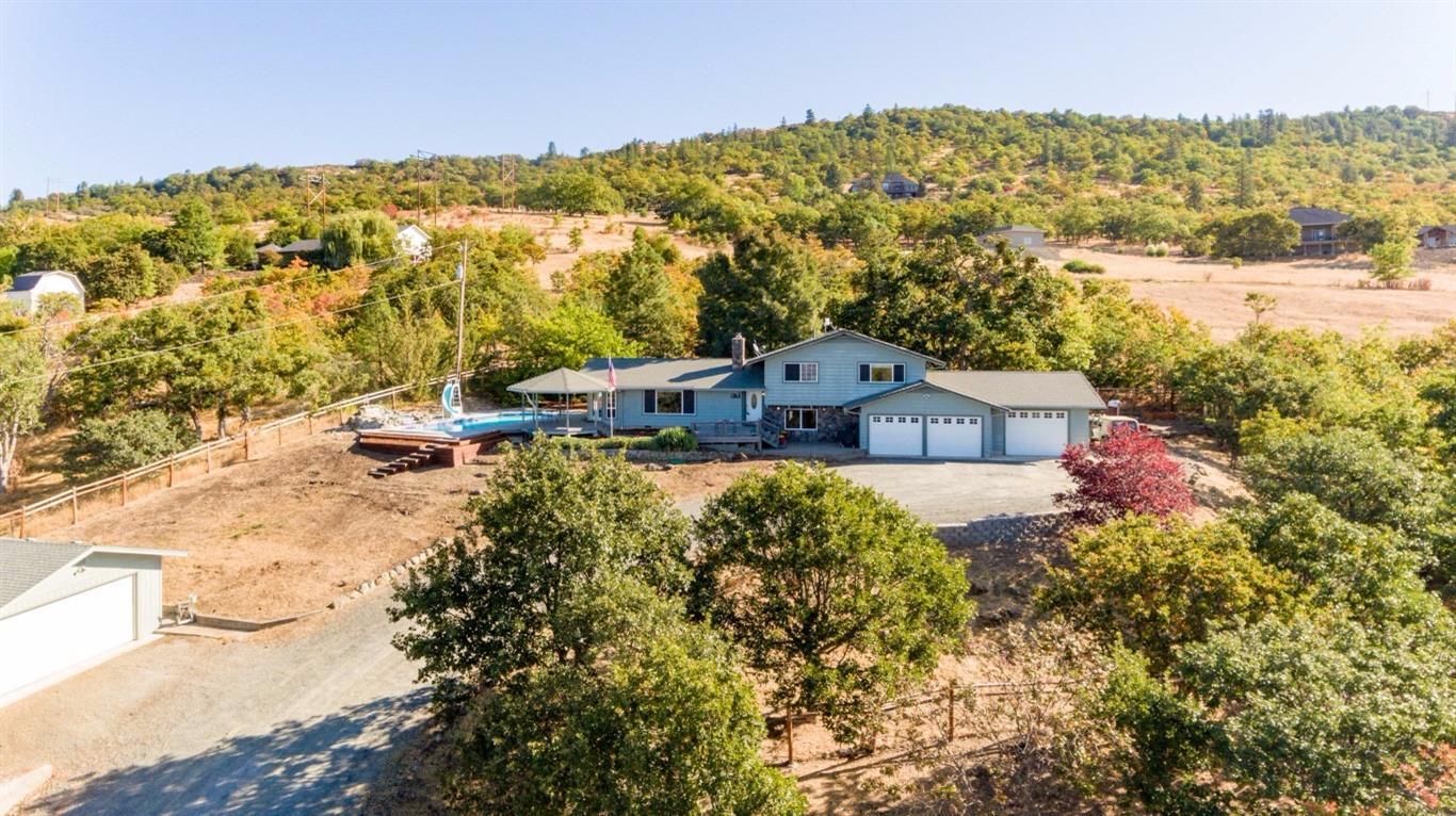 3700 North Roxy Drive Medford, OR 97504 - Photo 1 of 24 Primary Photo