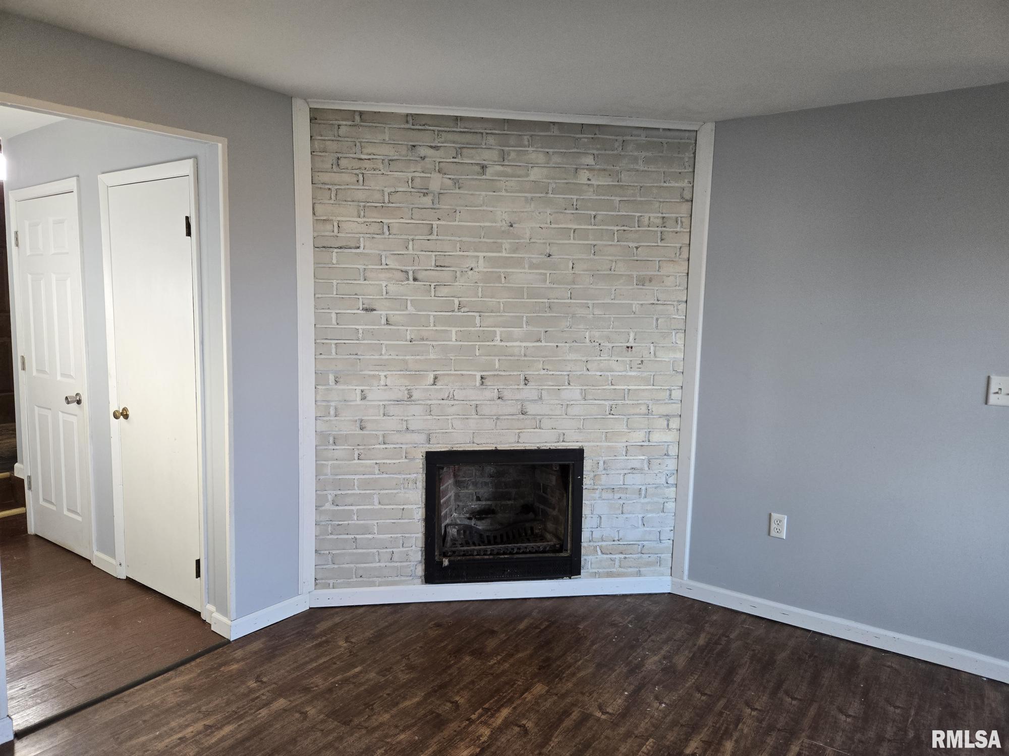 12211 Shattuc Road Carlyle, IL 62231 - Photo 4 of 12 Gallery Image 4