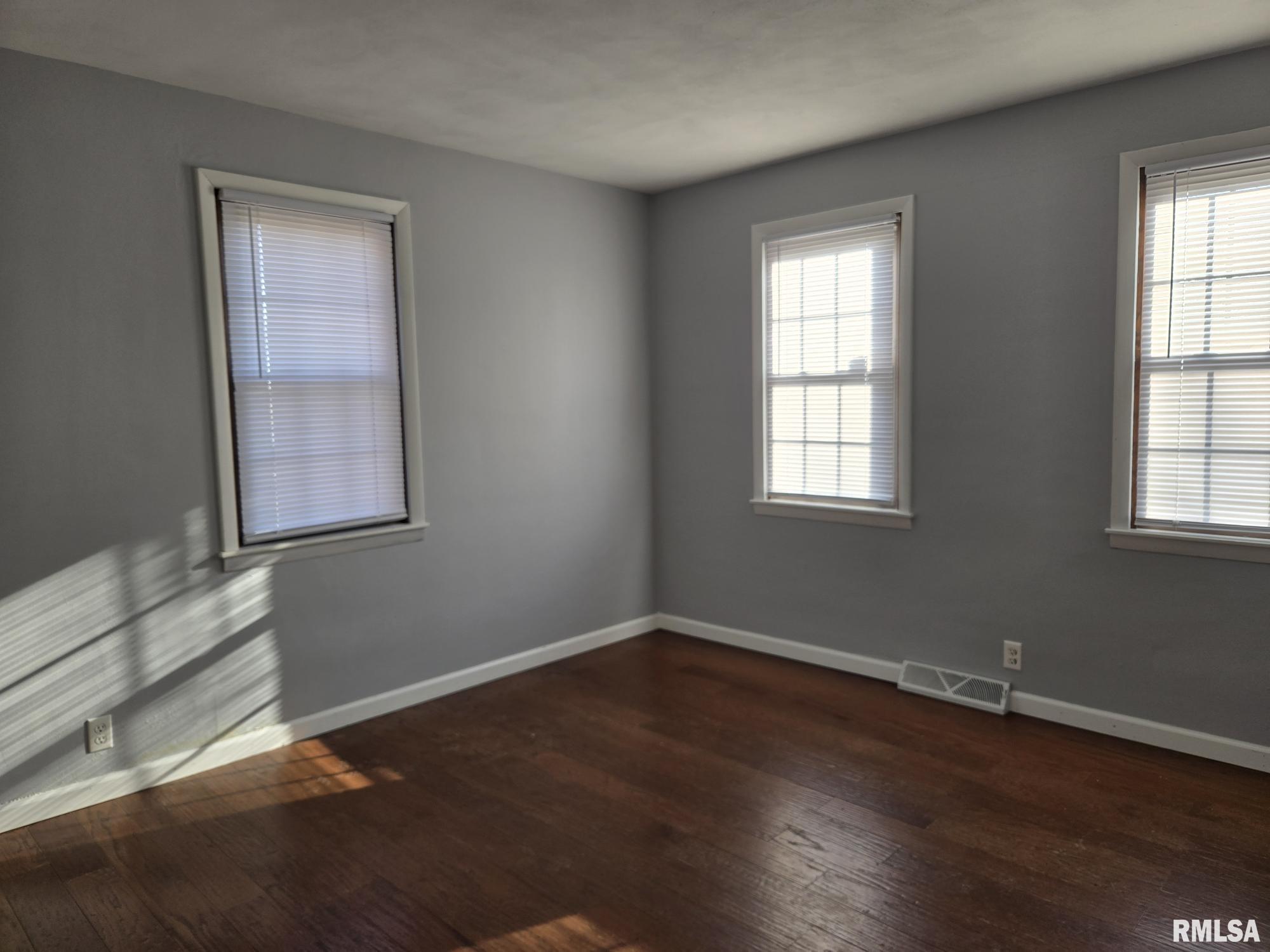 12211 Shattuc Road Carlyle, IL 62231 - Photo 8 of 12 Gallery Image 8
