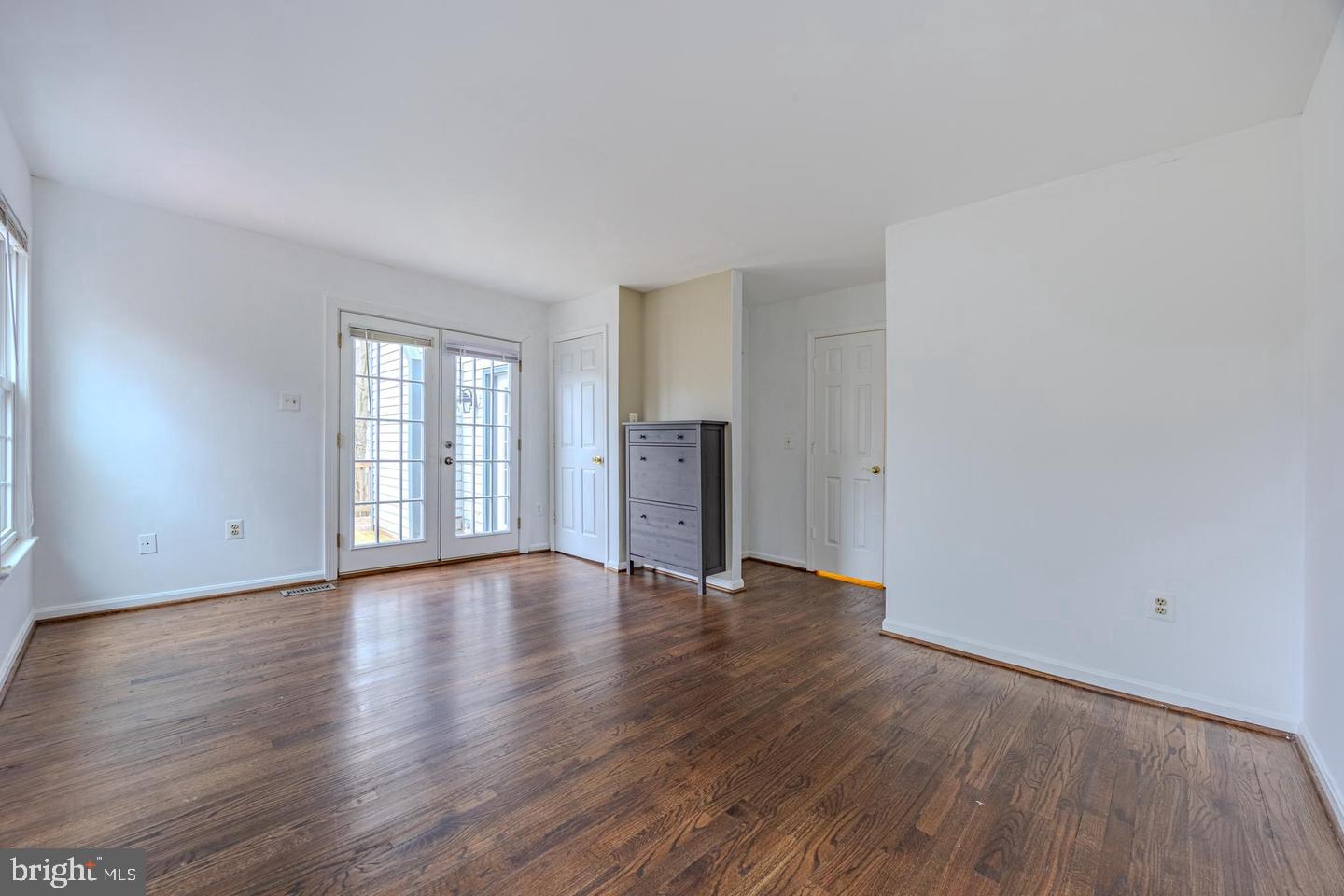 8200 Maple Ridge Avenue Springfield, VA 22153 - Photo 11 of 35 Gallery Image 11