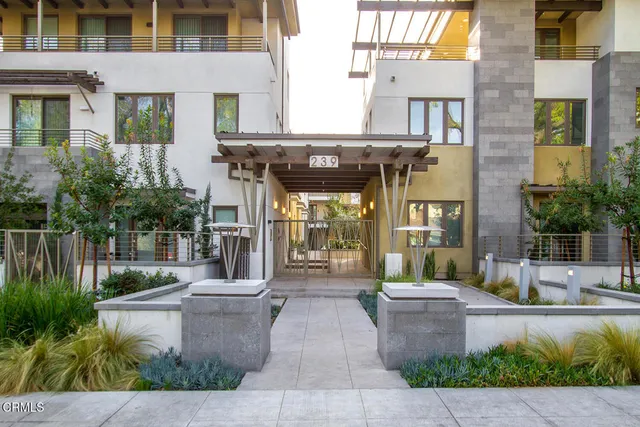 $1,169,000 | 239 South Marengo Avenue, Unit 102, Pasadena, CA 91101