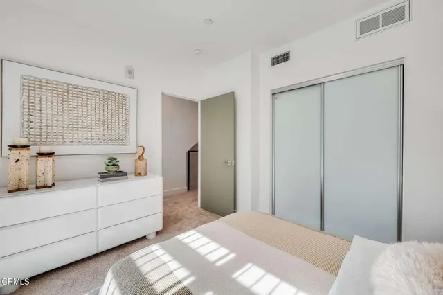 $1,169,000 | 239 South Marengo Avenue, Unit 102, Pasadena, CA 91101