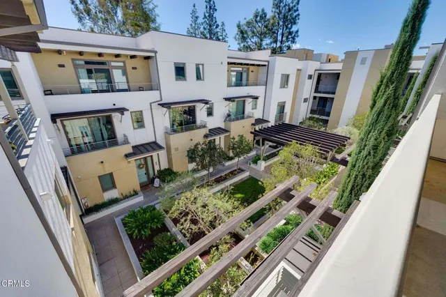 $1,169,000 | 239 South Marengo Avenue, Unit 102, Pasadena, CA 91101
