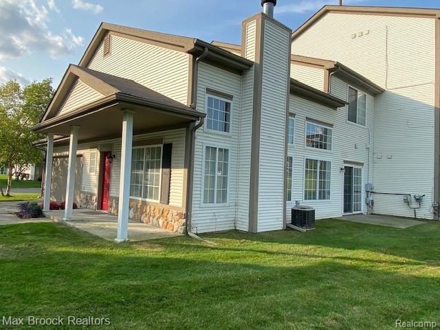 319 Oak Ridge Drive Pontiac, MI 48341 - Photo 3 of 21