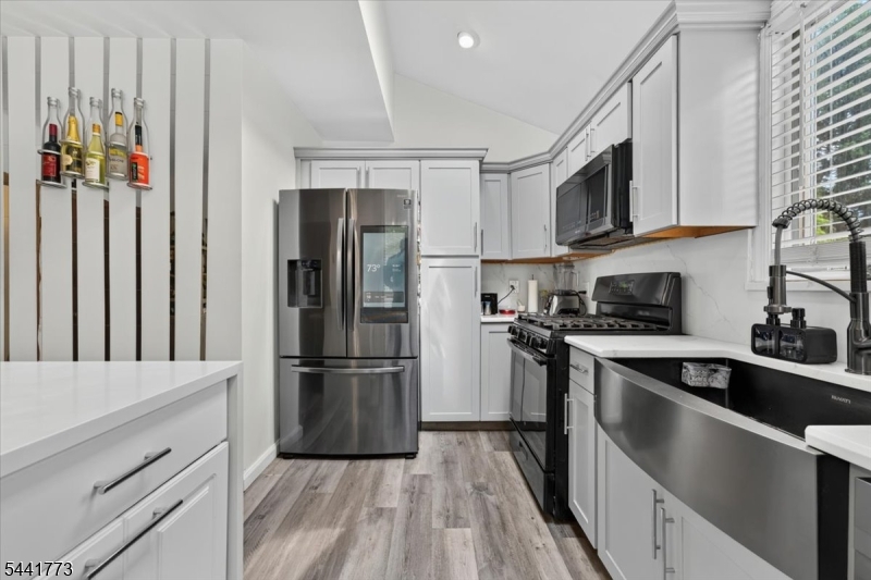 459 Twin Oaks Road Union, NJ 07083 - Photo 19 of 46
