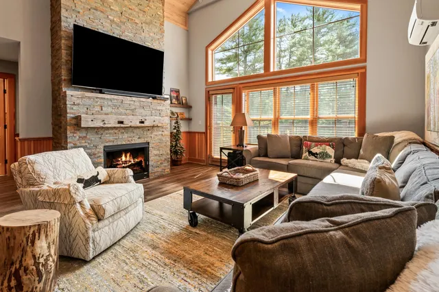 $1,325,000 | 235 Skimobile Road, Unit 1404, Conway, NH 03860