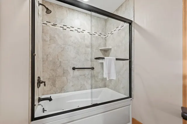 $1,325,000 | 235 Skimobile Road, Unit 1404, Conway, NH 03860