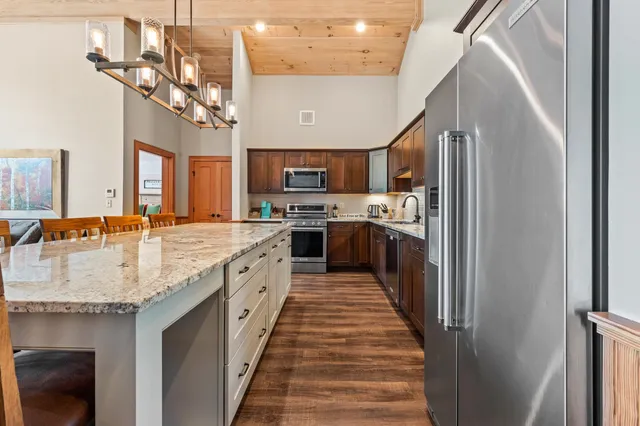 $1,325,000 | 235 Skimobile Road, Unit 1404, Conway, NH 03860