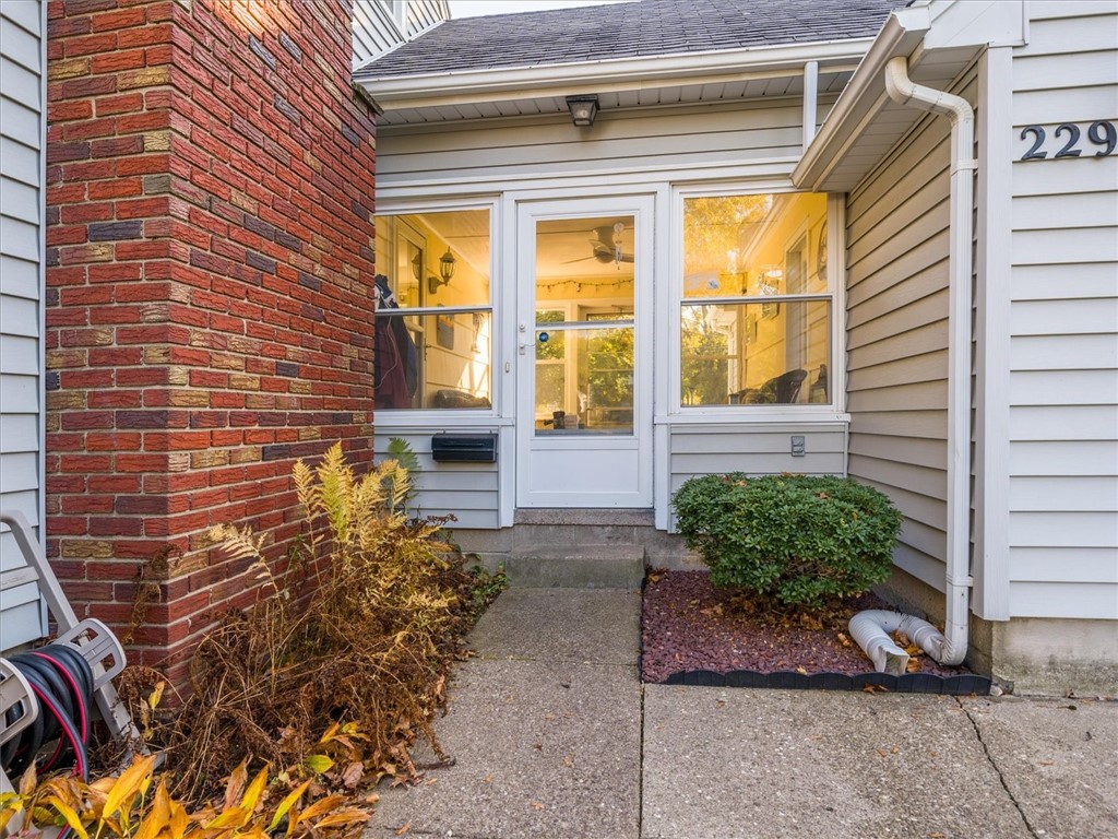 229 Birch Lane Webster, NY 14580 - Photo 16 of 49 Breezeway Entry